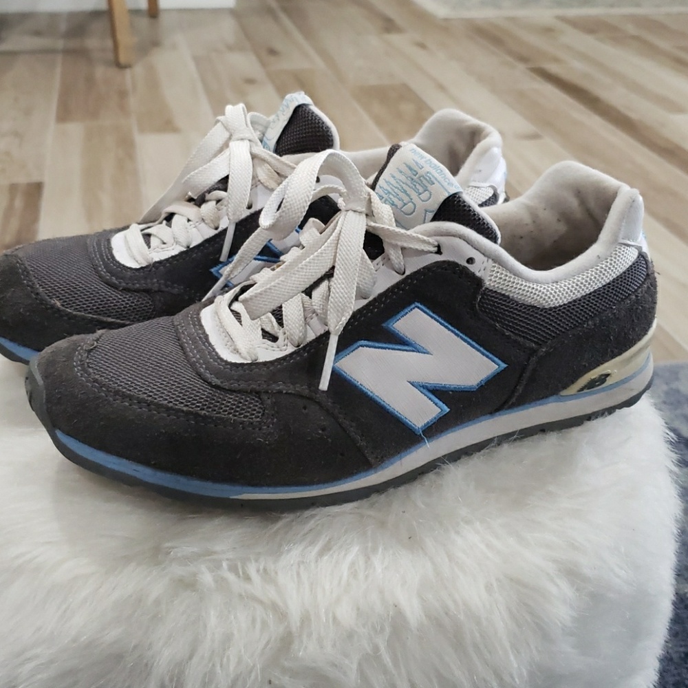 EUC Ladies New Balance Running Shoes 8.5